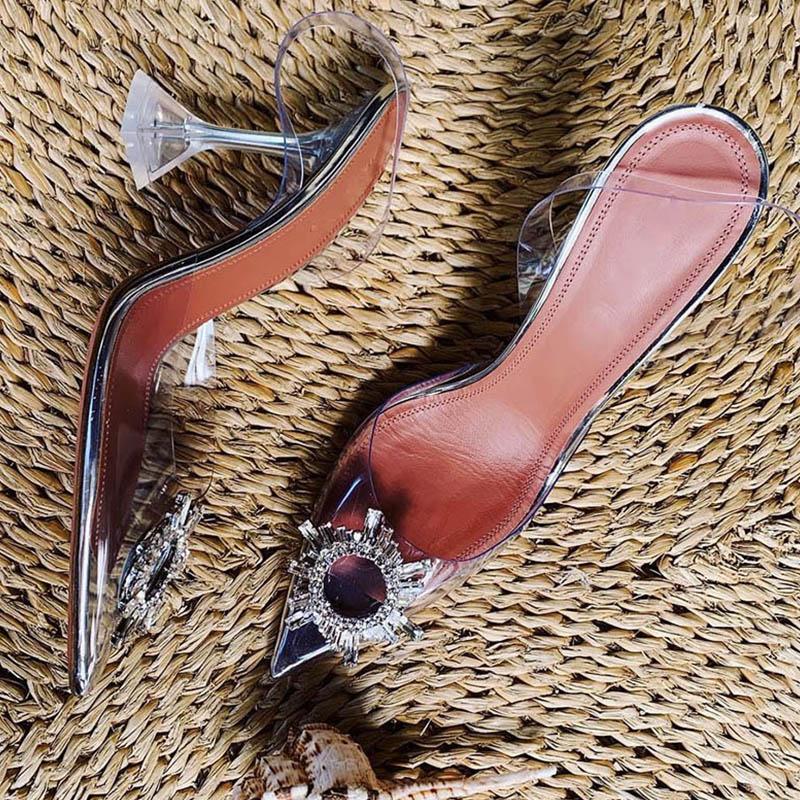 Mónica Crystal - Tacones altos