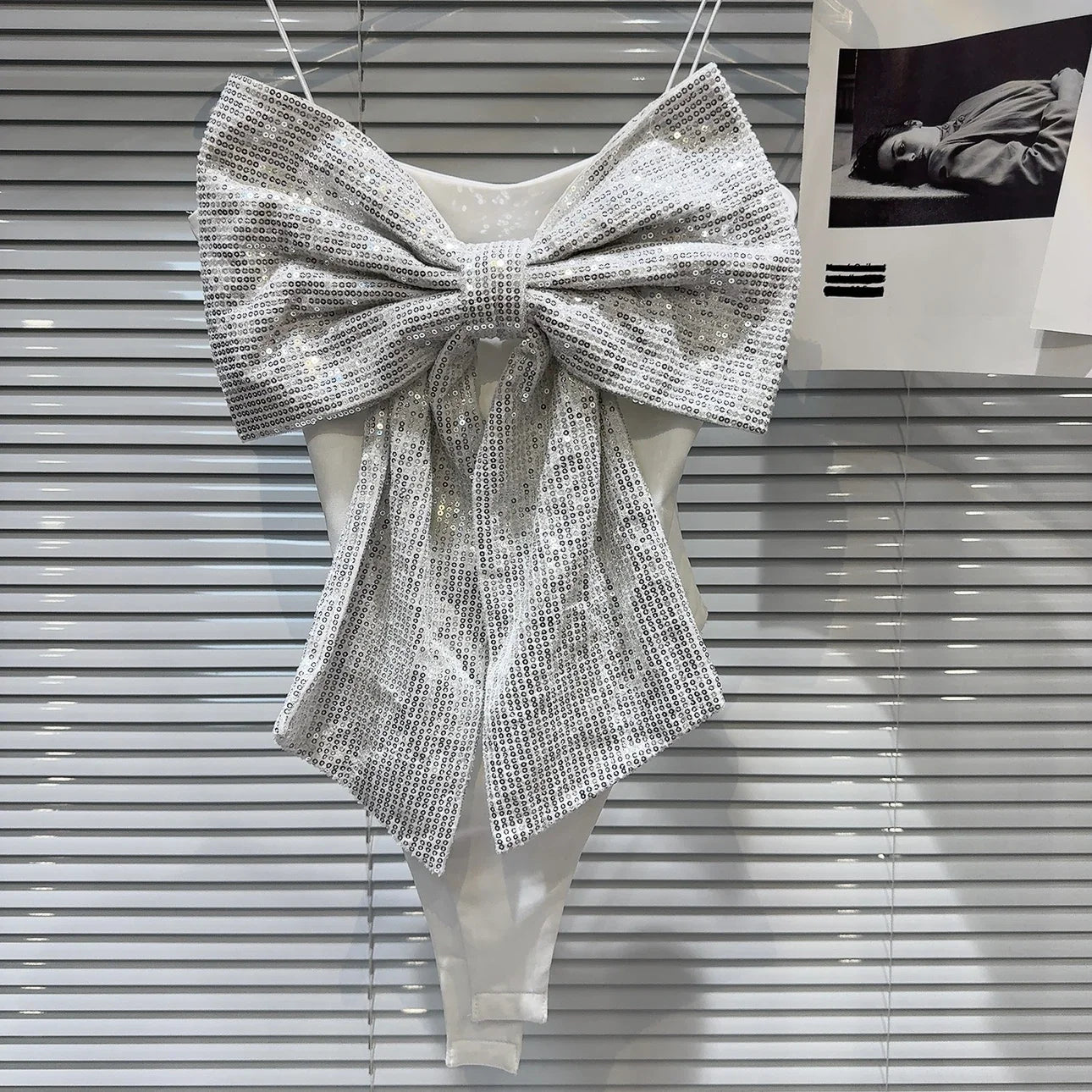 Davinia - Top con lazo grande y lentejuelas