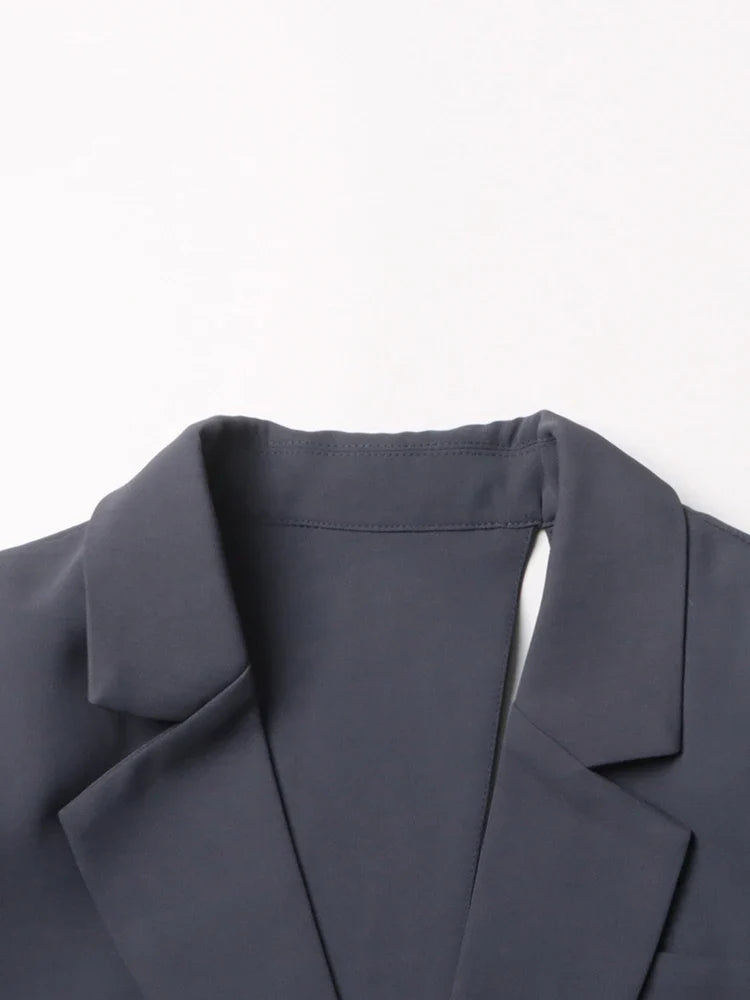 Noelia - Blazer con corte asimétrico y campana